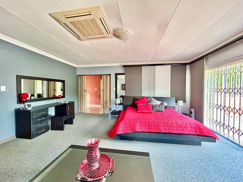 4 Bedroom Property for Sale in Caribbean Beach Club North West